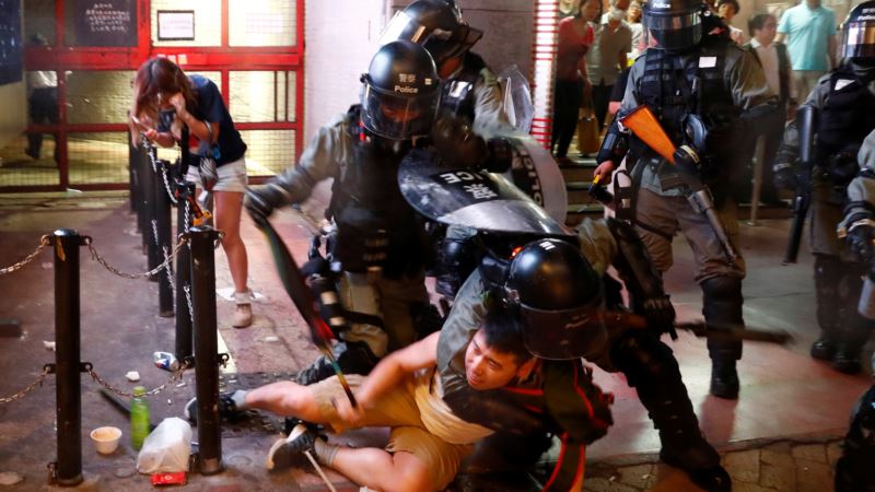 Hong Kong ponovo poprište sukoba policije i demonstranata