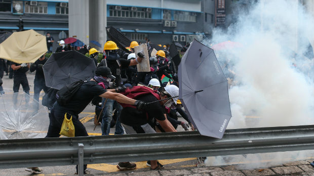 Hongkong – desetine hiljada ljudi na protestu