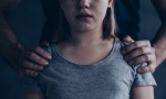 Horor potresao i policajce: Devojčica otkrila kako je otac silovao godinama, a majka sve prikrivala