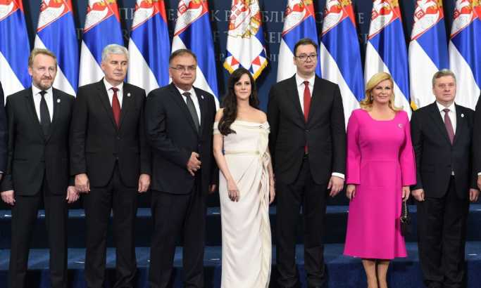 Hrvati otkrili koliko su šili Kolindi haljinu sa Vučićeve inauguracije