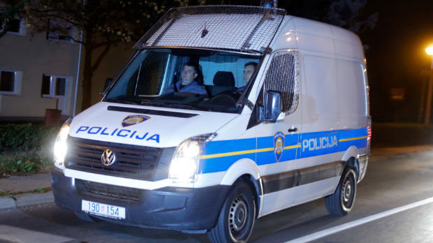 Hrvatska, bacio četvoro dece sa prvog sprata, troje teško povređeno