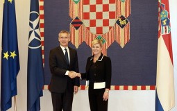 
					Hrvatska predsednica za podršku evropskom putu Beograda i Prištine 
					
									