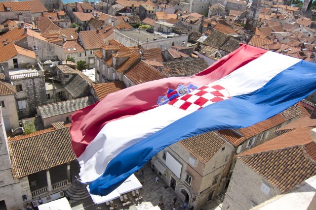 Hrvatska upozorava građane putem mobilnih telefona; Niko nema podatke kome su poruke upućene