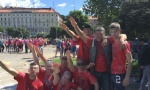 Hrvatski maturanti slavili uz cajke i “za dom spremni” 