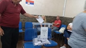 Hrvatski mediji o izborima u Kosjeriću i Zaječaru: Vučićevi ljudi prave cirkus