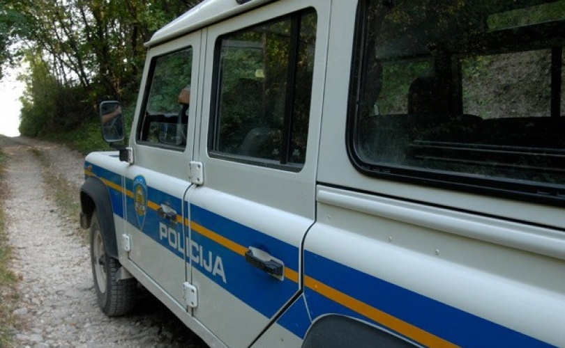 Hrvatski policajci pucali na kuće u BiH