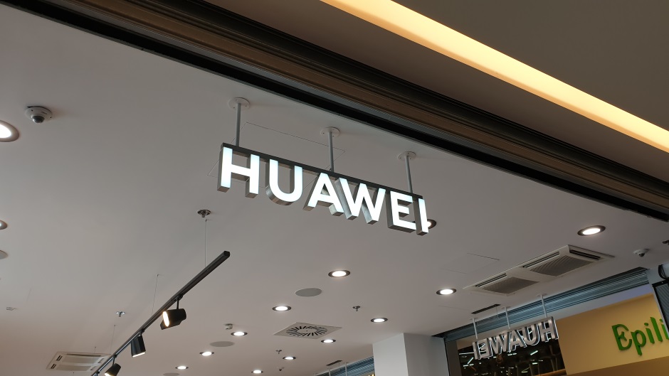 Huawei: Maltretiraju nas, ali radimo kao nikad ranije