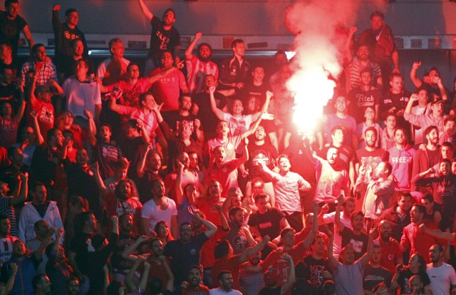Huligani Olimpijakosa napali i povredili fudbalere PAOK