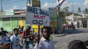 Huligani napali dva najbogatija dela glavnog grada Haitija, ubijeno 12 ljudi