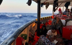 
					Humanitarna organizacija apeluje na italijanske vlasti da dozvole iskrcavanje migranata 
					
									