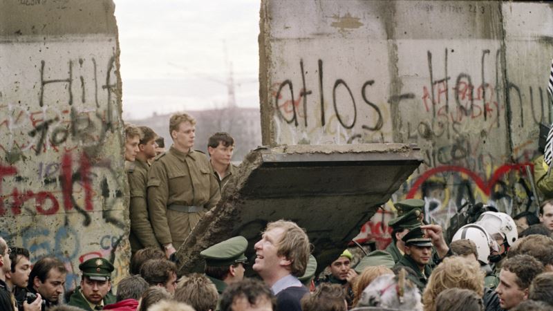 I dalje dve Nemačke, 30 godina posle pada Berlinskog zida