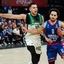 IGRAĆE SE MAJSTORICA! Efes savladao prvaka Evrope, Panatinaikos kod kuće za F4