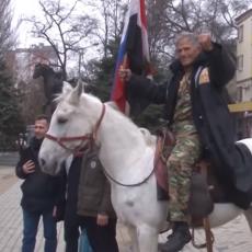 IMA SAMO JEDAN CILJ: Sirijac na konju već sedam meseci putuje ka Rusiji, evo šta će pokloniti PUTINU (FOTO/VIDEO)