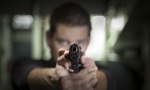 INCIDENT NA NOVOM BEOGRADU: Potukli se, bežali i pucali na policajca; Ranjen muškarac