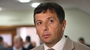 INTERVJU Nebojša Vukanović: Patrijarh Porfirije da prestane da se bavi politikom i da drži leđa Dodiku i Vučiću