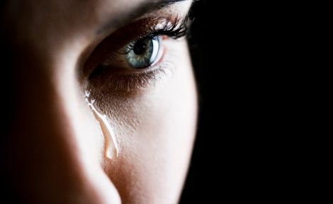 ISPLAČI SE, BIĆE TI LAKŠE: Suze su lek za dušu, a evo koliko je plakanje zaista zdravo!