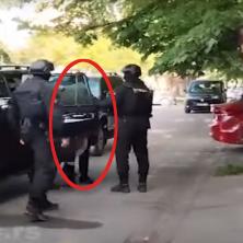 ISPLIVAO SNIMAK PRIVOĐENJA UROŠA: Od teroriste iz Mladenovca policija zahtevala jednu stvar! (VIDEO)