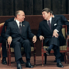 ISTOK I ZAPAD SU SE I PRE 36 GODINA SUDARILI U ŽENEVI: Gorbačov i Regan su tada sprečili Treći svetski rat (VIDEO)
