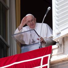 ISTORIJSKI SUSRET DVA VELIKANA! Papa Franja po prvi put na sastanku sa čovekom koji ga je nazvao IMBECILOM