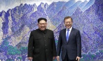 ISTORIJSKI SUSRET: Sastali se lideri dve Koreje; Dogovorili denuklearizaciju, ali ne i kako je postići (FOTO / VIDEO)