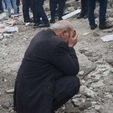 ITALIJA IZDALA UPOZORENJE NA CUNAMI! Više od 2.300 mrtvih u zemljotresu, osetilo se čak u Egiptu! (VIDEO)