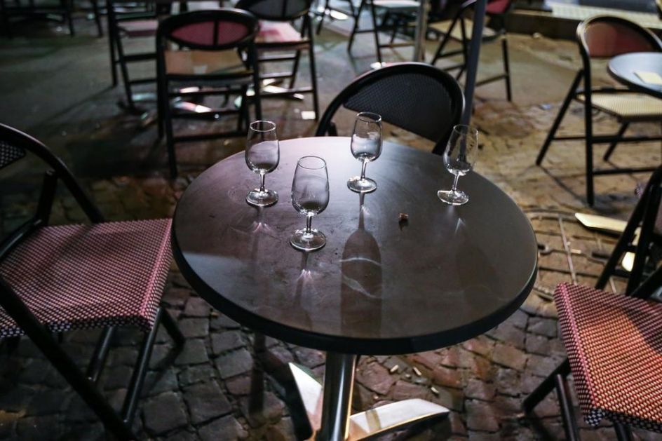 ITALIJANI DOMIŠLJATI KADA IZIGRAVAJU VLADINE PROPISE: Vlasnici zatvaraju kafiće u ponoć, a evo kada ponovo otvaraju vrata za goste