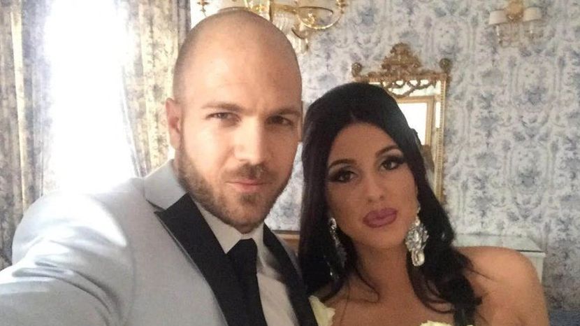 IZA ZATVORENIH VRATA: Ovako su se Bane Janković i njegova trudna supruga provodili na svom venčanju! (FOTO)