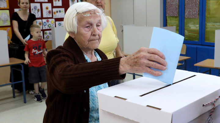 IZBORI NA KOSOVU: Zatvorena birališta, do 19 sati glasalo 41,79 odsto birača