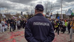 „Idemo na izbore“: Protest studenata u Leskovcu bez incidenata, ali uz jako prisustvo policije