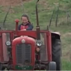 Ima samo 11 godina, a vozi traktor, hrani stoku i dobar je đak: Željana je neobična devojčica (VIDEO)