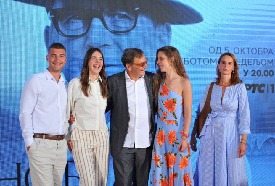 Imaju dve ćerke, vole se tri decenije i nikada nisu stali pred oltar: Tika Stanić godinama veran Jeleni FOTO