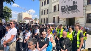 Incident i verbalna rasprava sa policijom na blokadama dve raskrsnice u Čačku