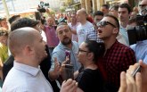 Incident na Trgu Republike: Verbalni sukob i guranje funkcionera i pristalica SNS i SzS