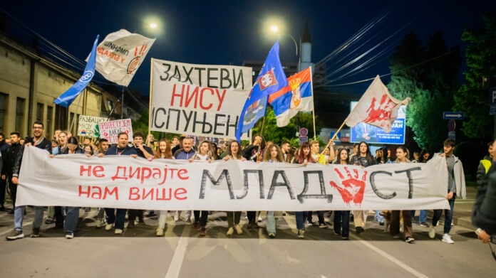 Incident nakon protesta u Nišu: Studenti kažu da su umalo pregaženi, policija bez detalja o slučaju