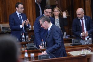 Incident u Skupštini, opozicija prekinula Vučićevo obraćanje