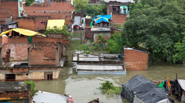 Indija, stotine stradalih u poplavama