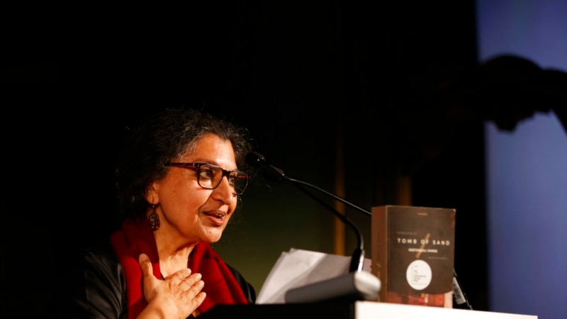 Indijska književnica Gitandžali Šri dobitnica Međunarodne Bukerove nagrade