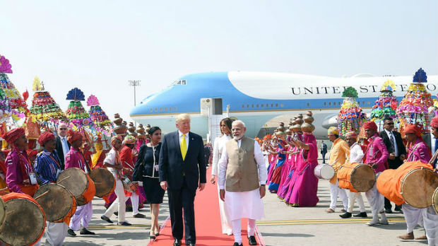 Donalda i Melaniju Tramp u Indiji dočekalo više od 100.000 ljudi uz povike Volimo te