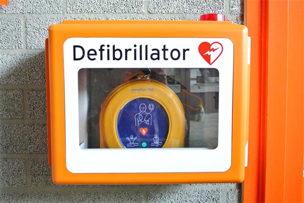 Inicijativa za postavljanje defibrilatora na javna mjesta