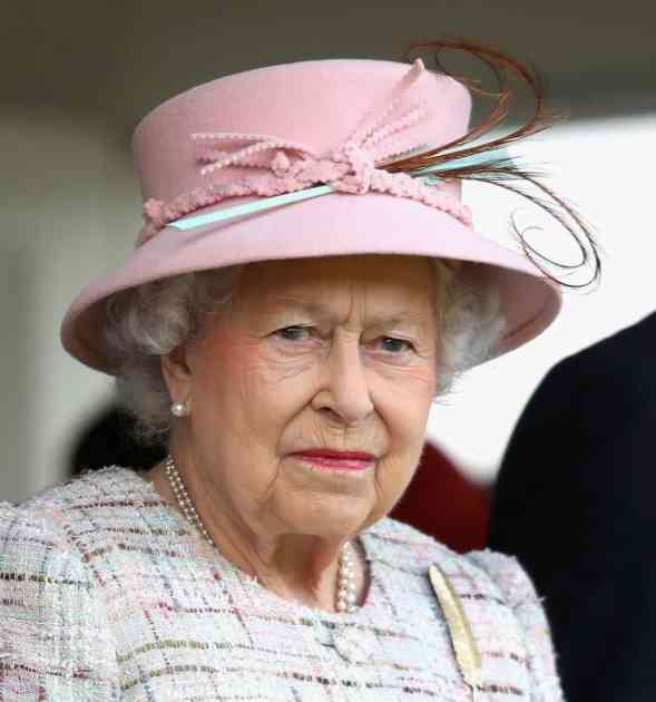 Internetom kruži slika britanske kraljice iz Drugog svetskog rata