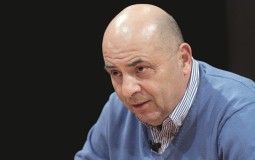 
					Intervju Ivo Goldštajn: Politikantstvo je Jasenovac učinilo još tragičnijim 
					
									