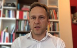 
					Intervju Vedran Džihić: Demokratija na Balkanu kao žrtveno jare 
					
									