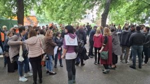 Inženjeri protestovali ispred suda u Novom Sadu: Političari na slobodi, a naše kolege jedu stenice u zatvoru