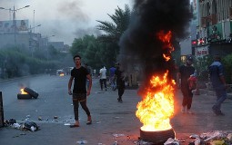 
					Iračka policija pucala na demonstrante u Bagdadu, desetine povređeno 
					
									