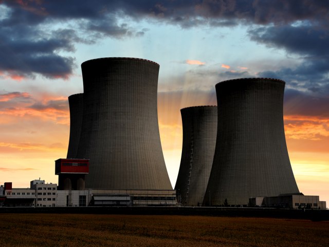 Iran gradi četiri nuklearne elektrane