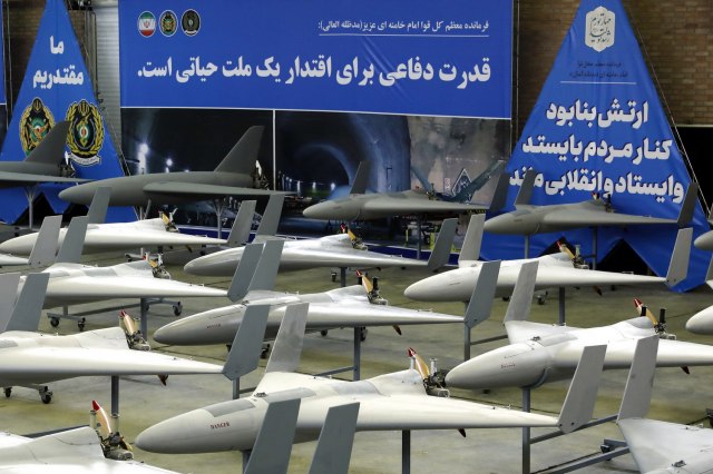 Iran prikazao svoju armiju dronova FOTO