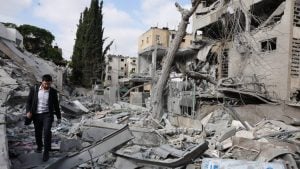 Iranci napali vojnoobaveštajni centar u Tel Avivu, Izrael pogodio iranske pogone za uranijum i fabrike oružja
