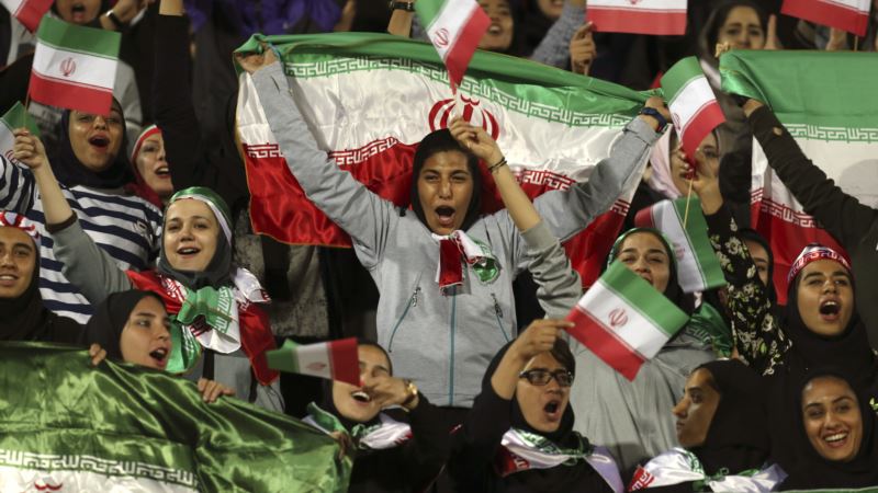 Iranke se pripremaju za odlazak na stadion