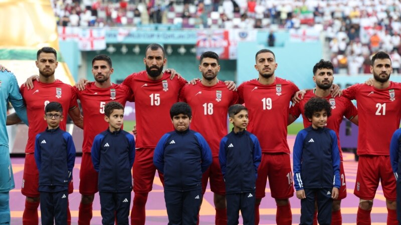 Iranski fudbaleri odbili da pjevaju himnu u znak solidarnosti sa protestima