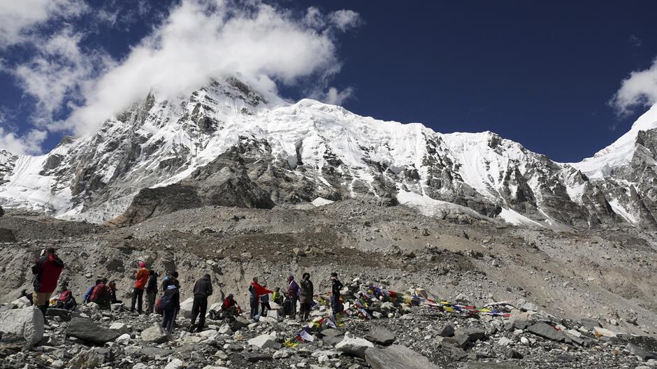 Iskusni Šerpas na Mont Everestu rekordni, 22. put